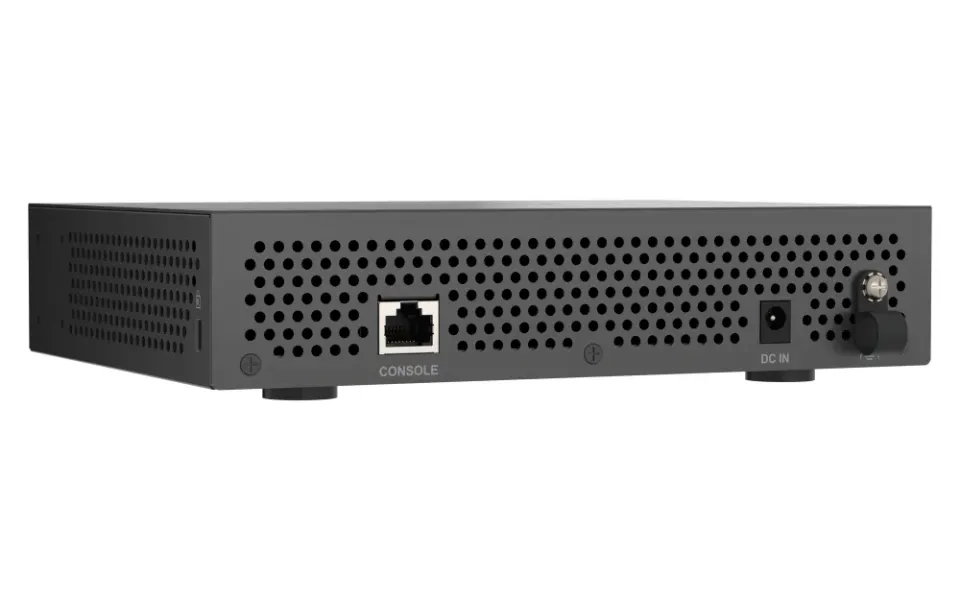 QNAP switch QSW-L3205-1C4T (4x 10GbE port, 1x 10G SFP+/NBASE-T Combo, Lite Managed)