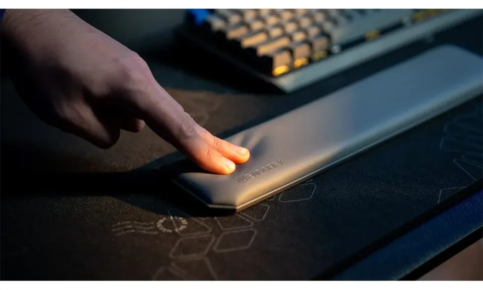 Endorfy Thock Palm Rest V2 podložka pod klávesnici / komp. s Thock kl. / magnet. uchycení / umělá kůže / paměťová pěna