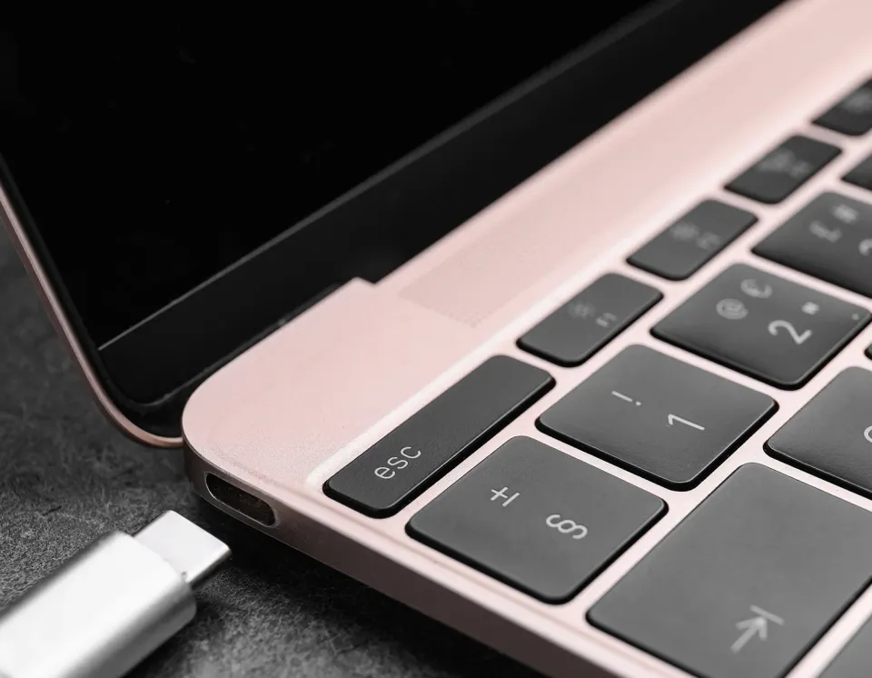 D-Link DUB-2334 USB-C Hub with Gigabit Ethernet and 3x USB3.0