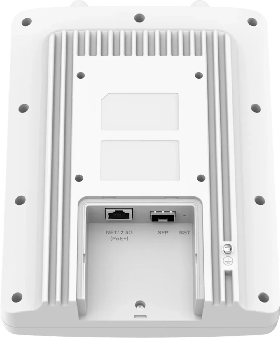 Grandstream GWN7670LR venkovní přístupový bod Wi-Fi 7,IP66, 2x2:2 MIMO,propustnost 3,6 Gb/s, 2,5Gbit