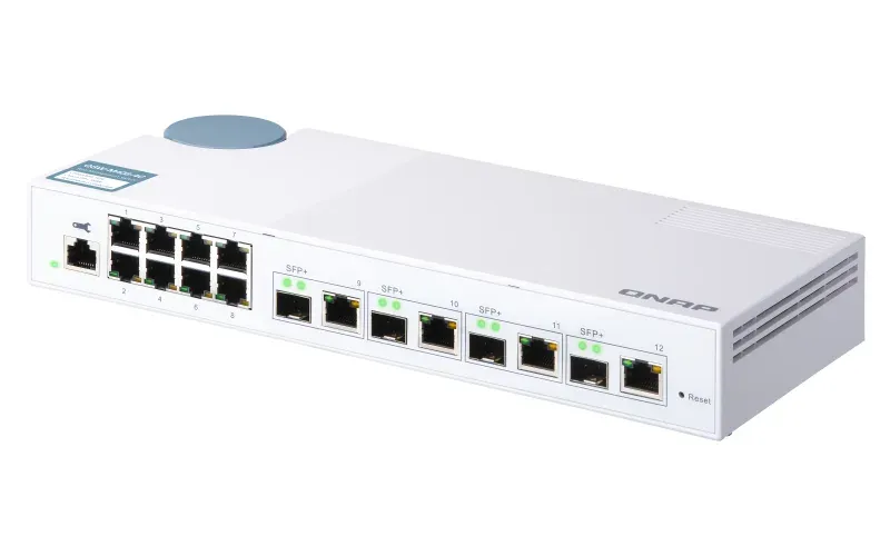 QNAP řízený switch QSW-M408-4C (12 portů: 8x Gigabit port + 4x 10G SFP+ / 10GbE kombo porty)
