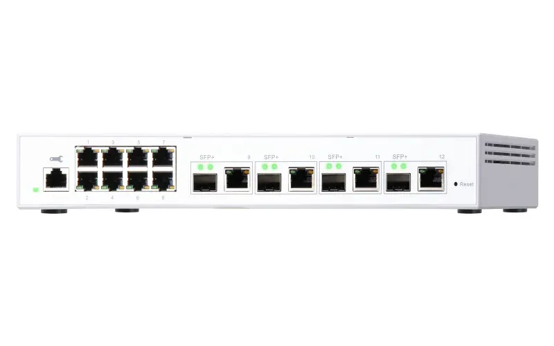 QNAP řízený switch QSW-M408-4C (12 portů: 8x Gigabit port + 4x 10G SFP+ / 10GbE kombo porty)