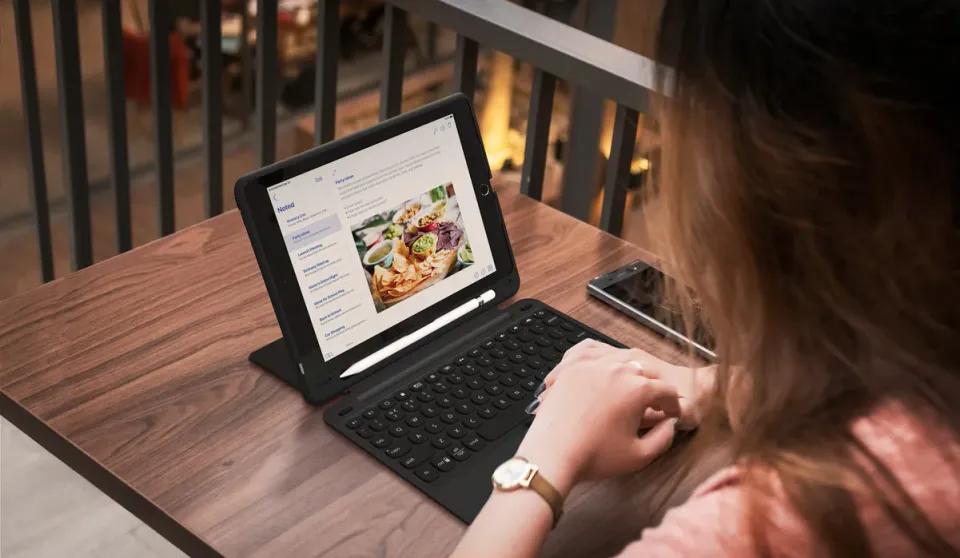 ZAGG Slim Book Go klávesnice iPad 9,7" - EN