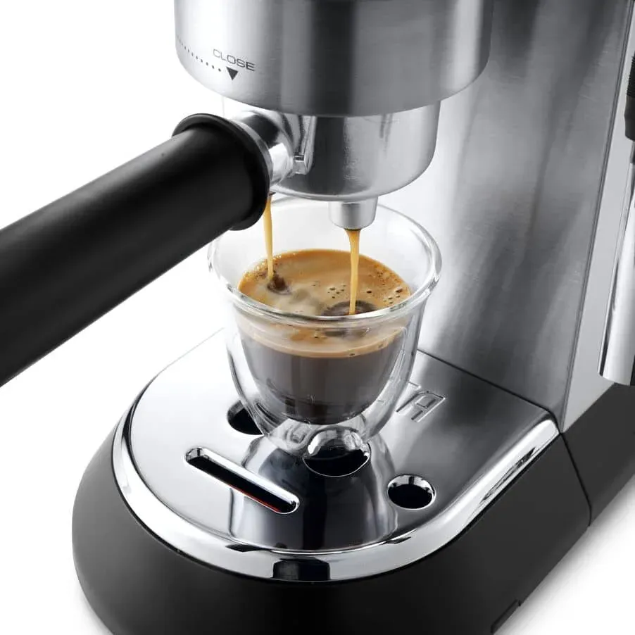 DeLonghi Dedica EC685.M Style pákový kávovar, 1300 W, Cappuccino systém, stříbrná