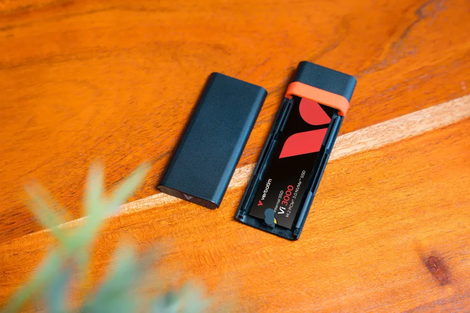 VERBATIM Kryt M.2 NVMe SSD Store ‘n’ Go, USB 3.2 Gen 2, černá