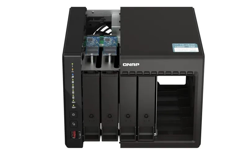 QNAP TS-453E-8G TurboNAS server s RAID, 8GB DDR4, pro 4x3,5/2.5" SATA HDD/SSD