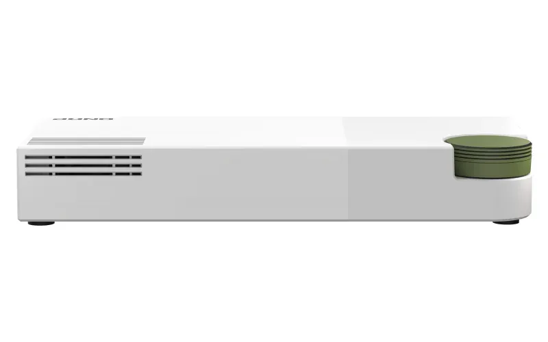 QNAP řízený switch QSW-M2108-2C (8x 2,5GbE RJ45 a 2x kombinované 10GbE SFP+ / RJ-45)