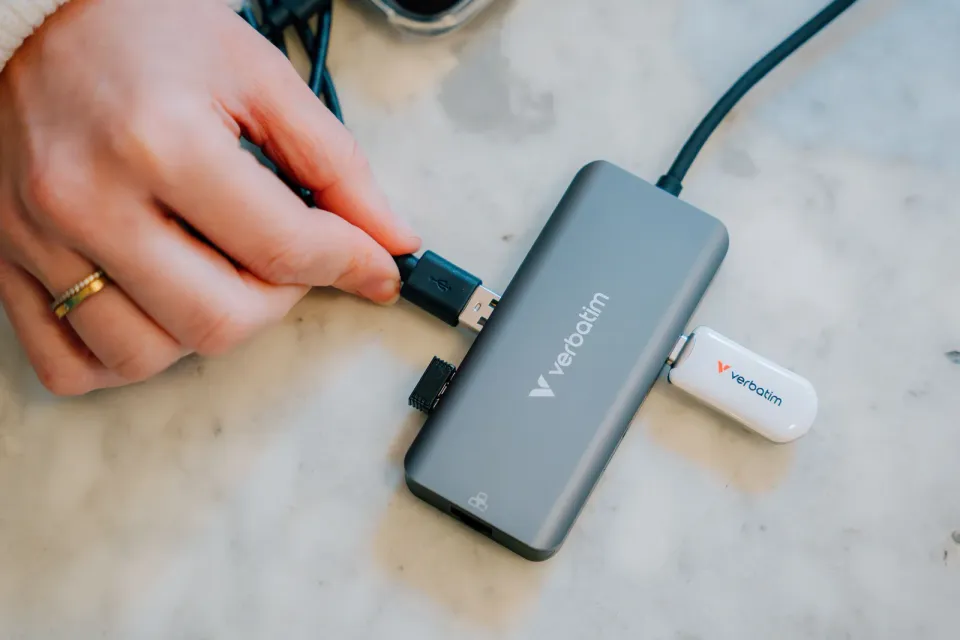 VERBATIM Dokovací stanice USB-C, 6v1, RJ45, HDMI, USB-C PD, 3xUSB 3.0, šedá