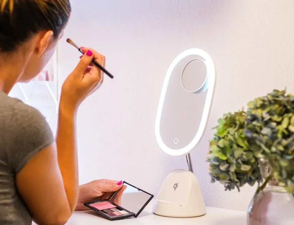 IMMAX LED kosmetické zrcátko FACE 3v1/ stojánek s Qi nabíjením/ 18W/ 70lm/ DC 12V/1,5A/ bílé
