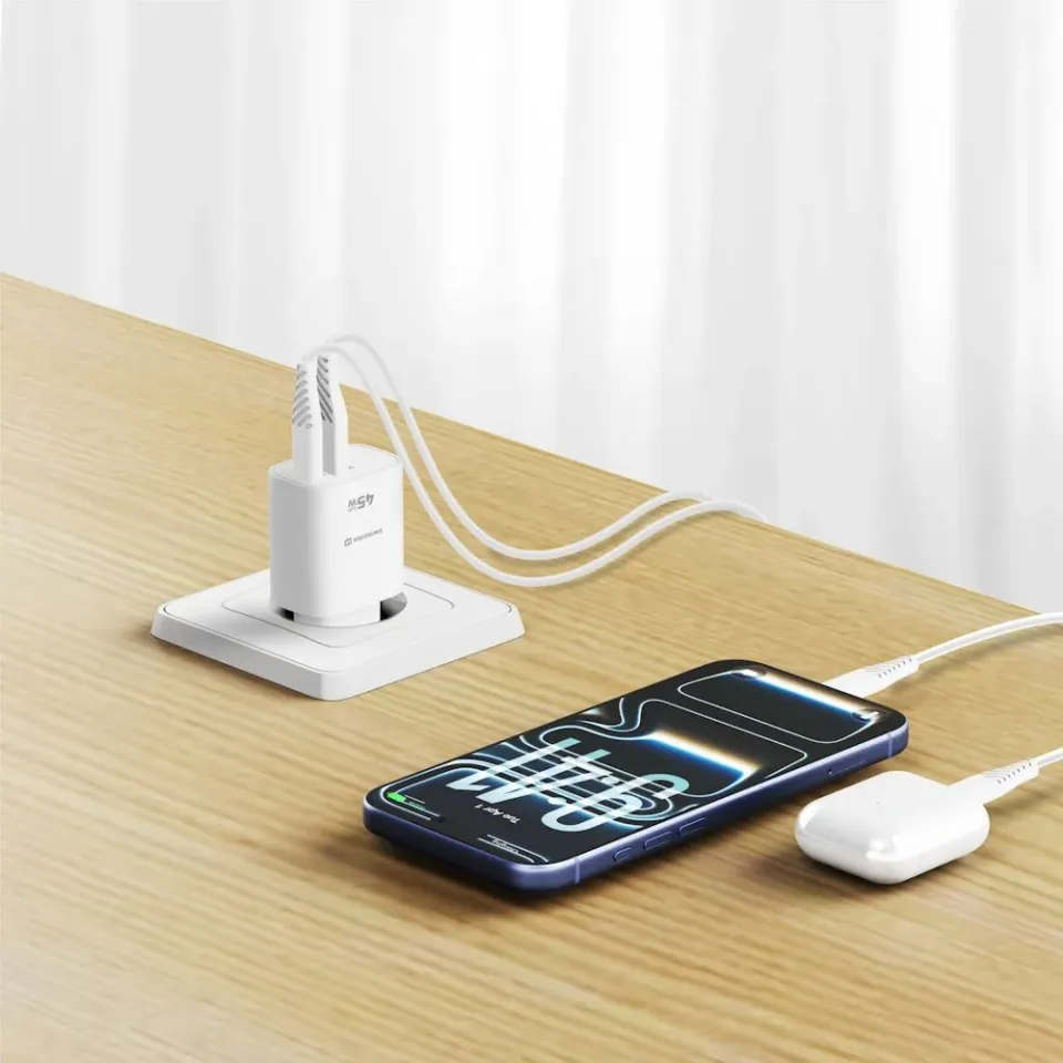 Swissten Síťový Adaptér Edge GaN 1x USB-C PD 45W + 1x USB-A 18W QC Bílý