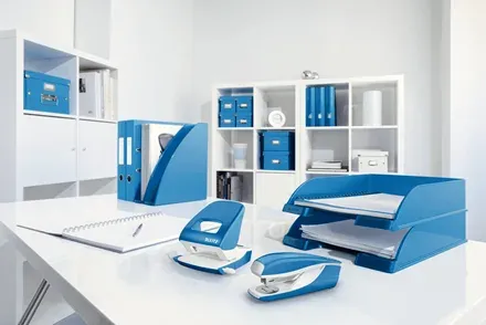 LEITZ Stolní sešívačka NeXXt WOW 5502, met. modrá, box