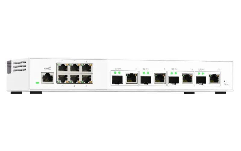 QNAP řízený switch QSW-M2106-4C (6x 2,5GbE RJ45 a 4x kombinované 10GbE SFP+ / 10GbE RJ-45)
