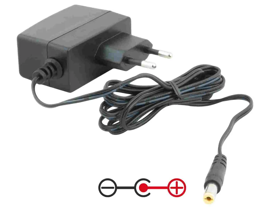 AVACOM Napájecí adaptér univerzální 12V 1A 12W konektor 5,5mm x 2,1mm plus pól u