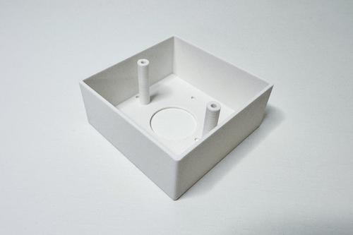 TP-LINK držák s kabelovou krytkou pro EAP115/230/650-Wall a TAPO S210/S220 na stěnu , bílý